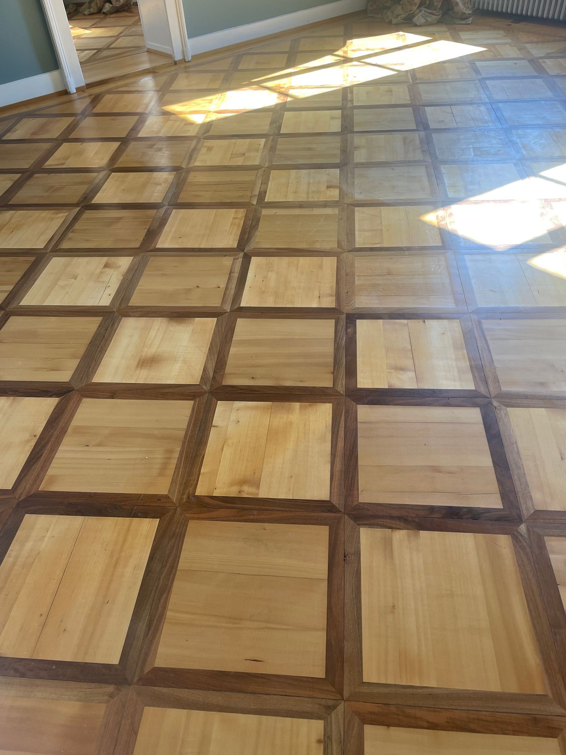 PRDG - Genève - ponçage - pose - terrasse - ARTI'PRO- parquet - revêtement de sol - escalier - nez de marche - massif - rénovation - carrelage - moquette - neuf - PVC - vente - teinte