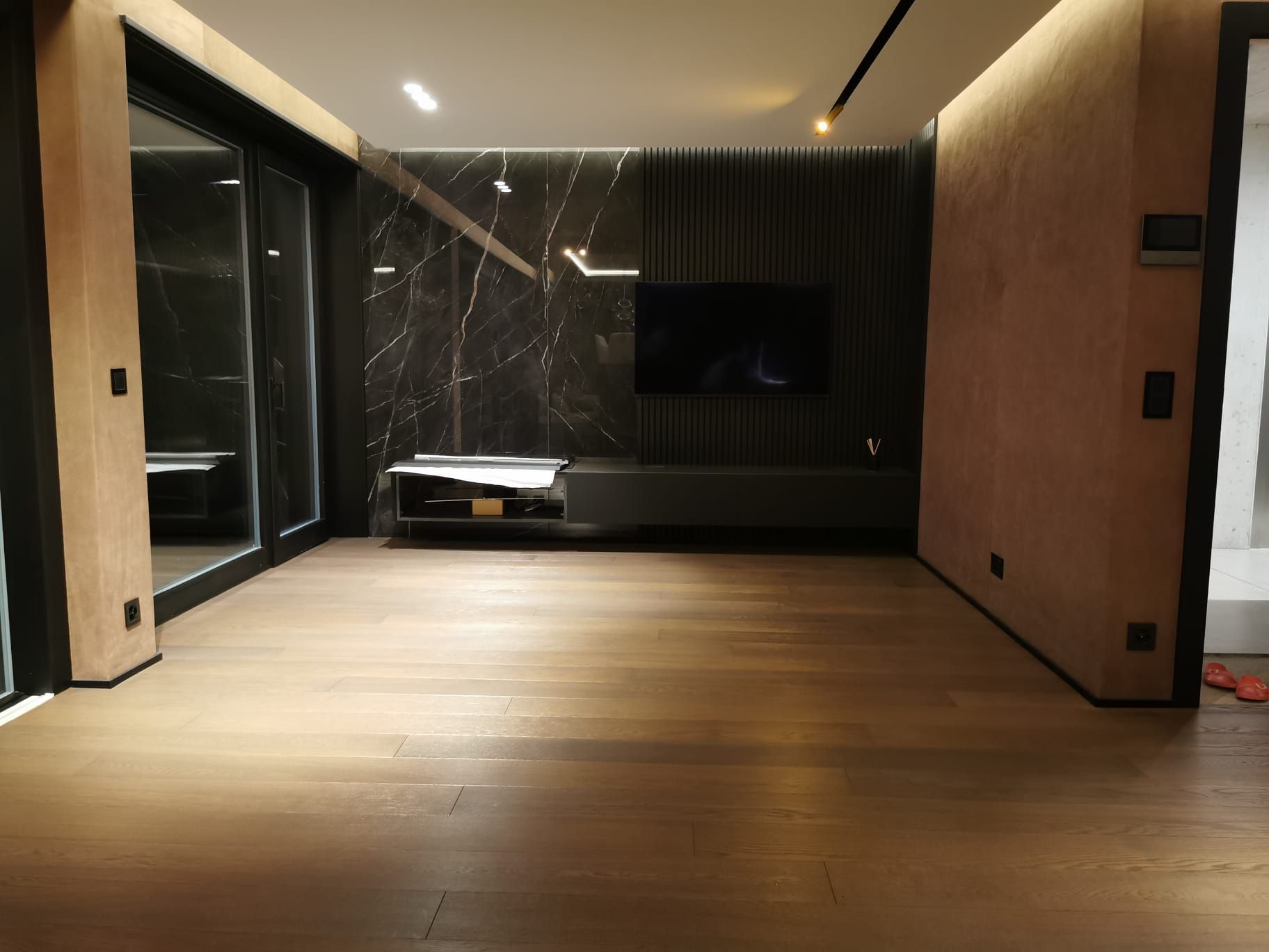 PRDG - Genève - ponçage - pose - terrasse - ARTI'PRO- parquet - revêtement de sol - escalier - nez de marche - massif - rénovation - carrelage - moquette - neuf - PVC - vente - teinte