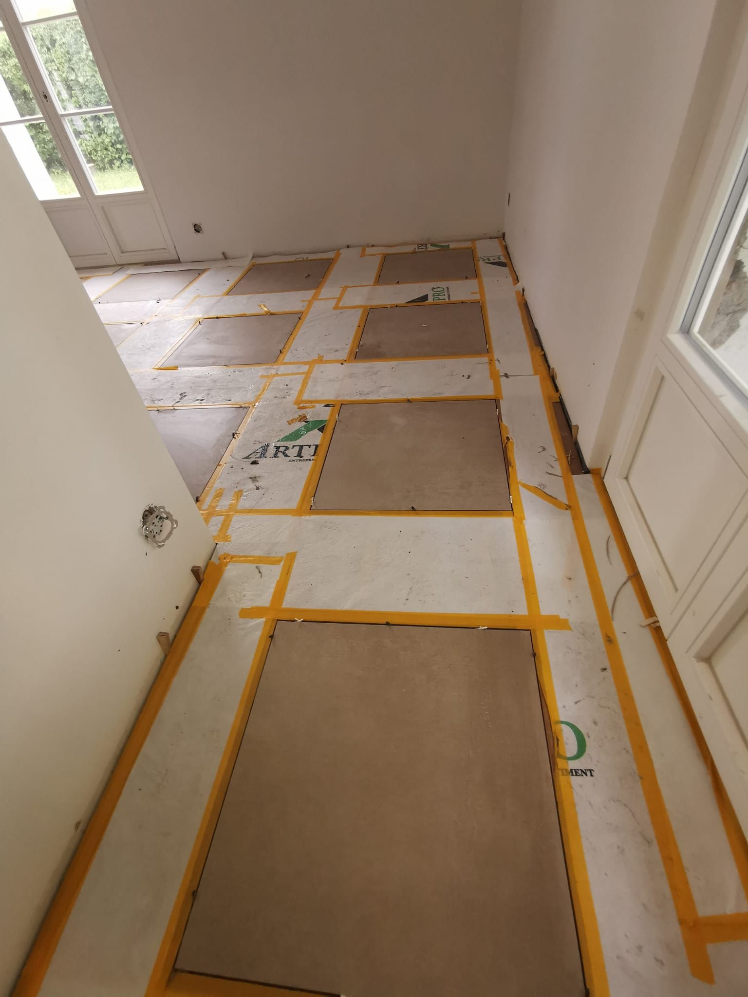 PRDG - Genève - ponçage - pose - terrasse - ARTI'PRO- parquet - revêtement de sol - escalier - nez de marche - massif - rénovation - carrelage - moquette - neuf - PVC - vente - teinte