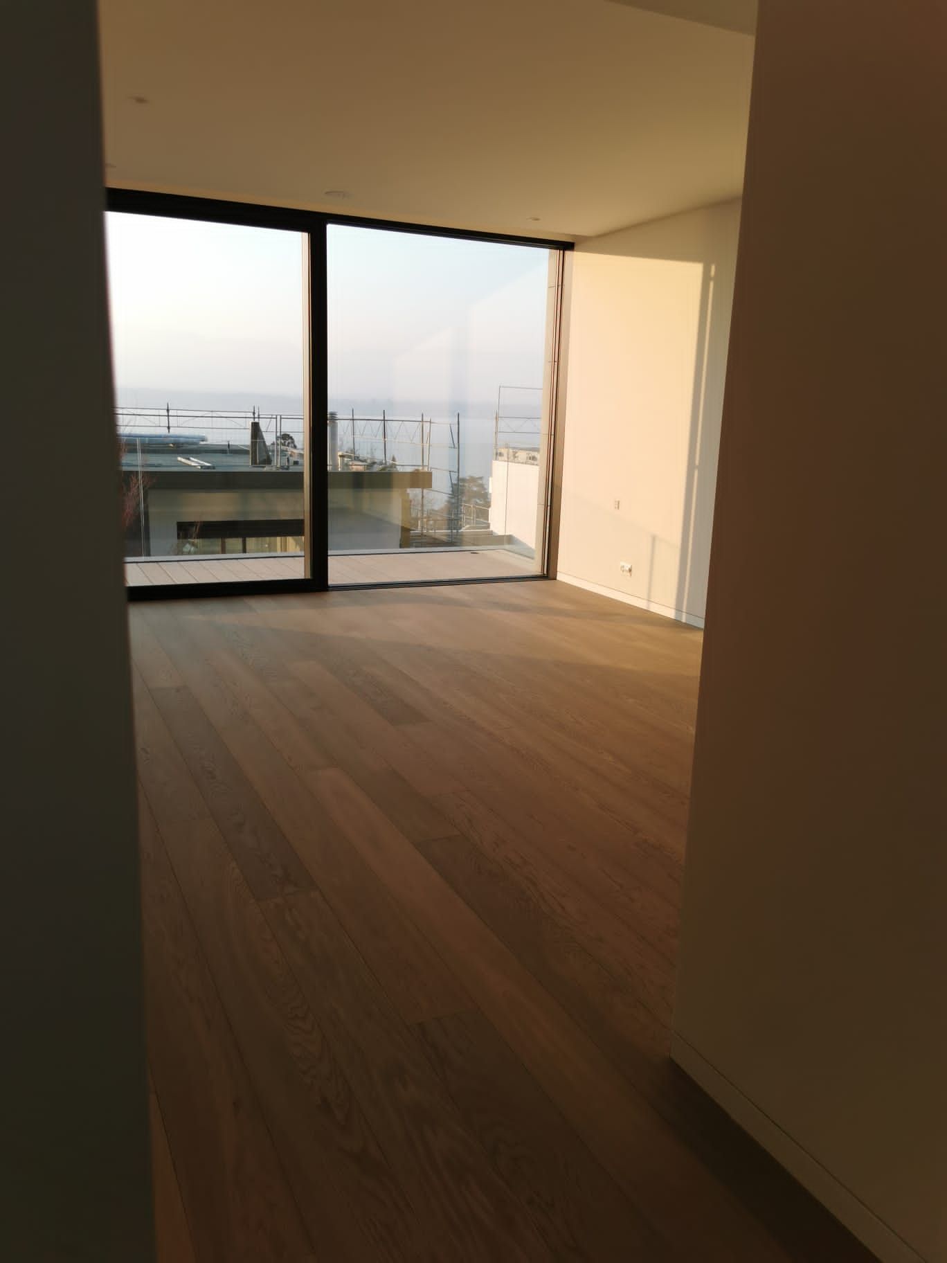 PRDG - Genève - ponçage - pose - terrasse - ARTI'PRO- parquet - revêtement de sol - escalier - nez de marche - massif - rénovation - carrelage - moquette - neuf - PVC - vente - teinte