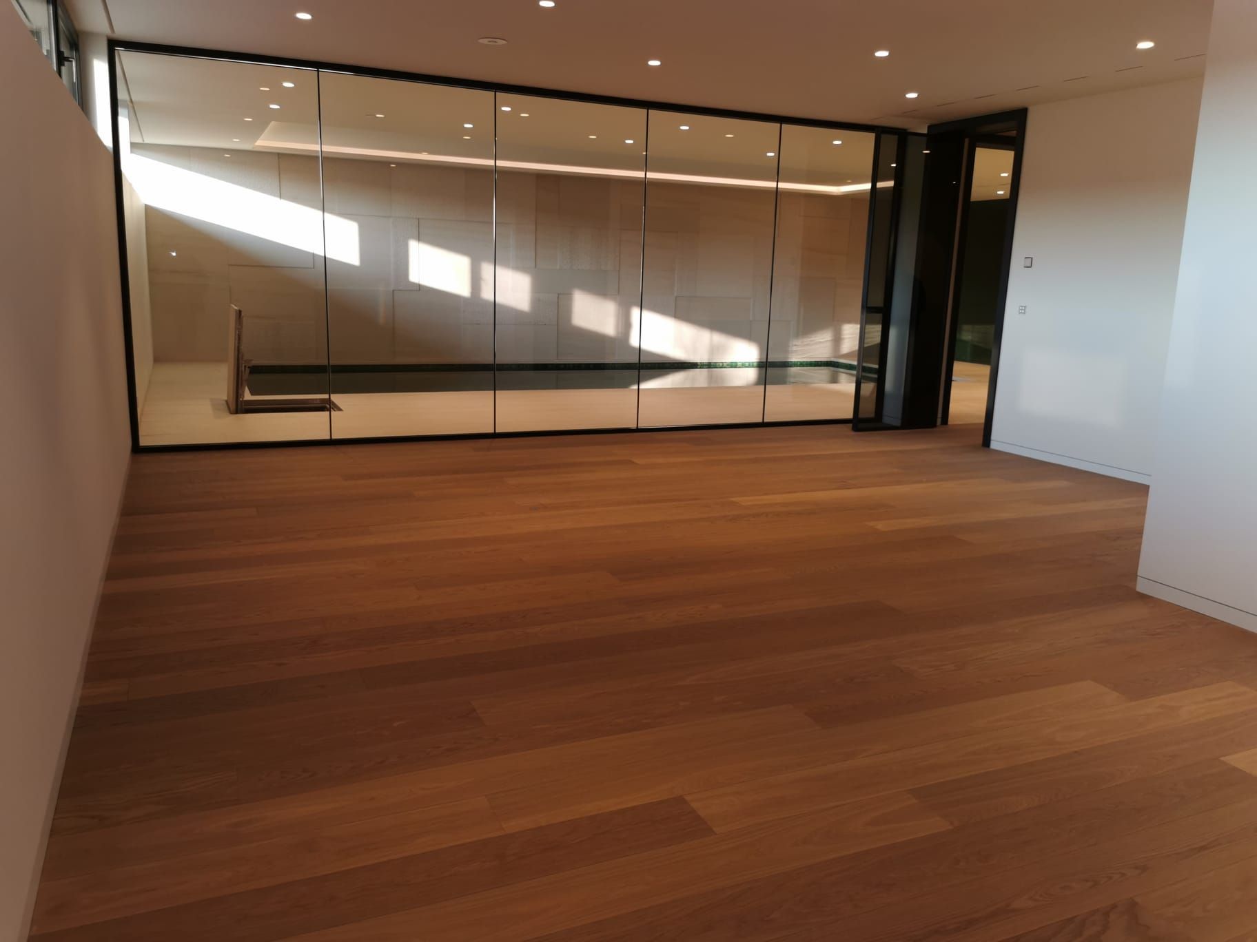 PRDG - Genève - ponçage - pose - terrasse - ARTI'PRO- parquet - revêtement de sol - escalier - nez de marche - massif - rénovation - carrelage - moquette - neuf - PVC - vente - teinte