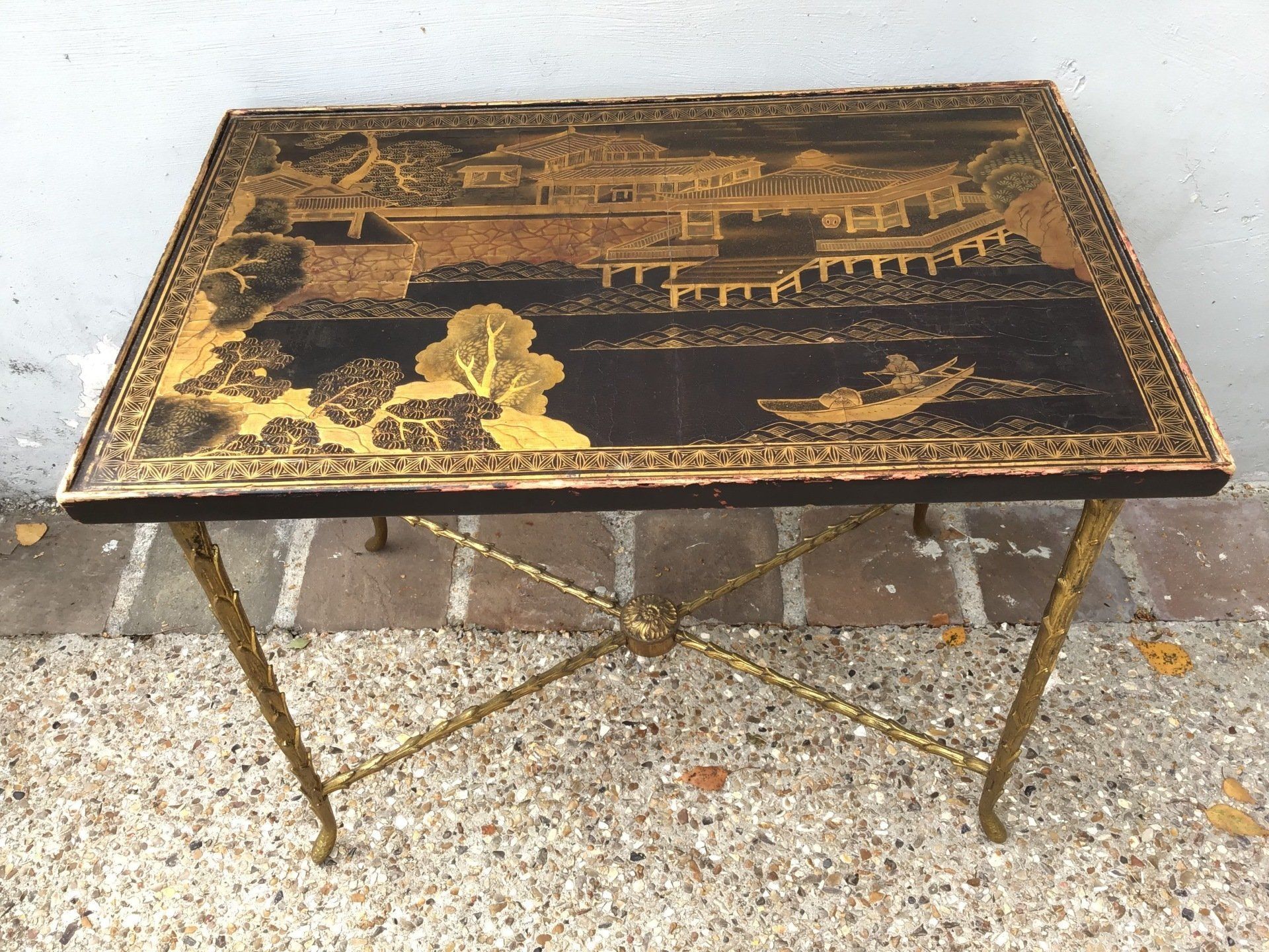 Table basse pieds en bronze