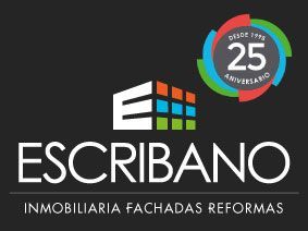 Logotipo de Escribano que incluye un icono de un edificio con cuadrados de colores, la palabra