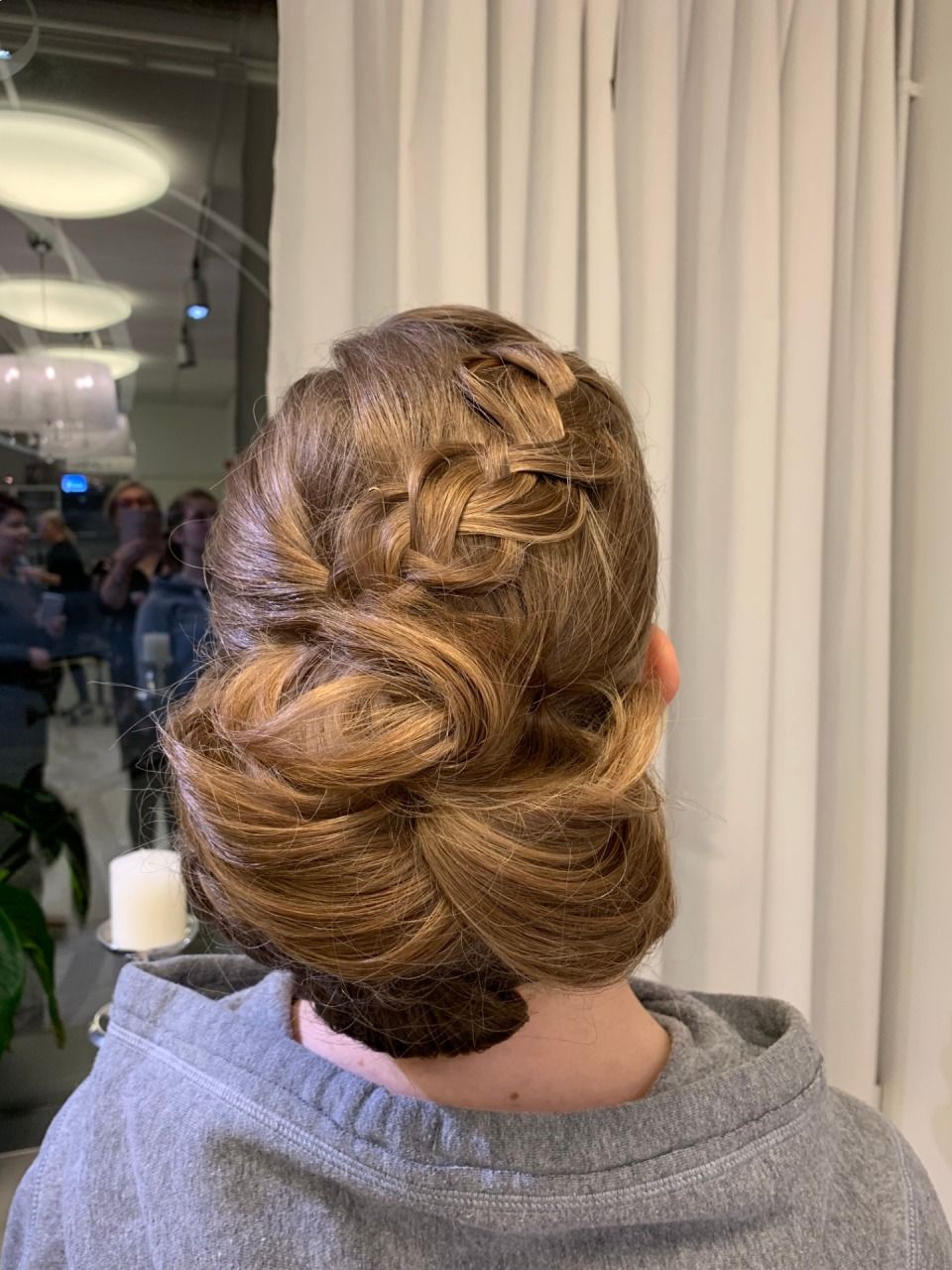 Parturi-Kampaamo Mia Komulainen Ky