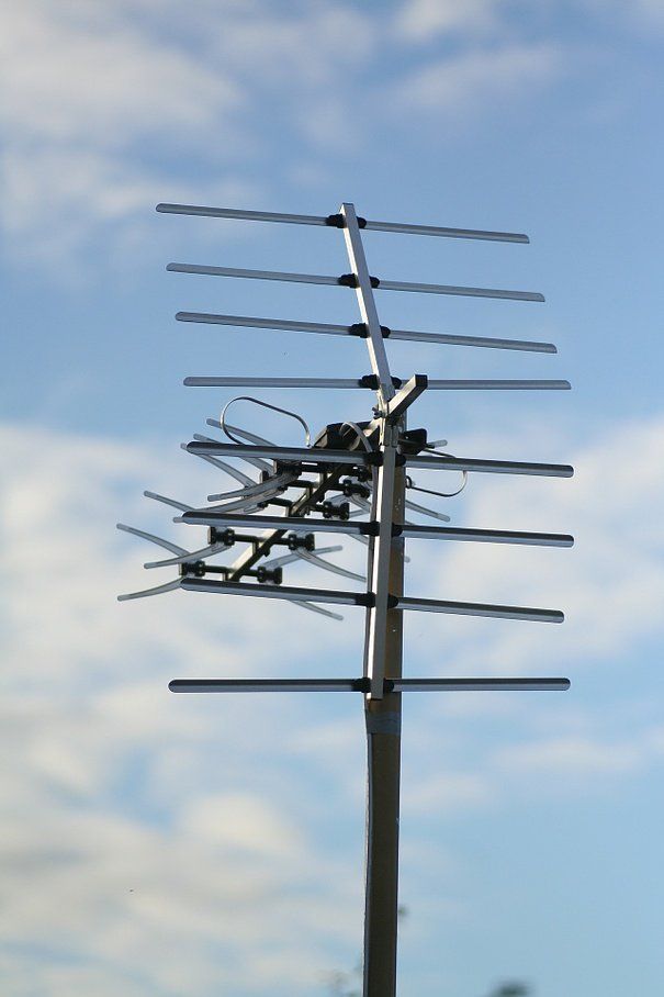 Antenne télé installée dans la vallée d'Azergues