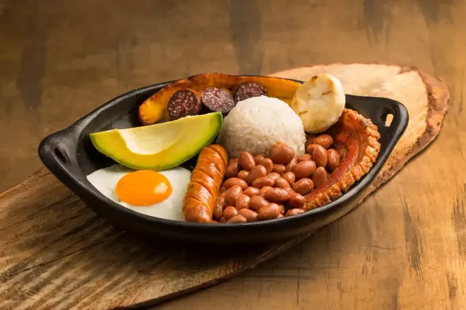 Restaurante Bar El Parche Colombiano | Bandeja Paisa | Comida Colombiana