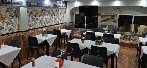 Restaurante Bar El Parche Colombiano | Mesas en nuestro negocio de comida colombiana  en Quintana