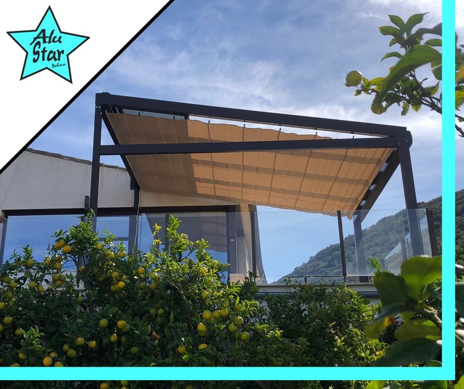 Una imagen de una pérgola con una estrella azul en la esquina.