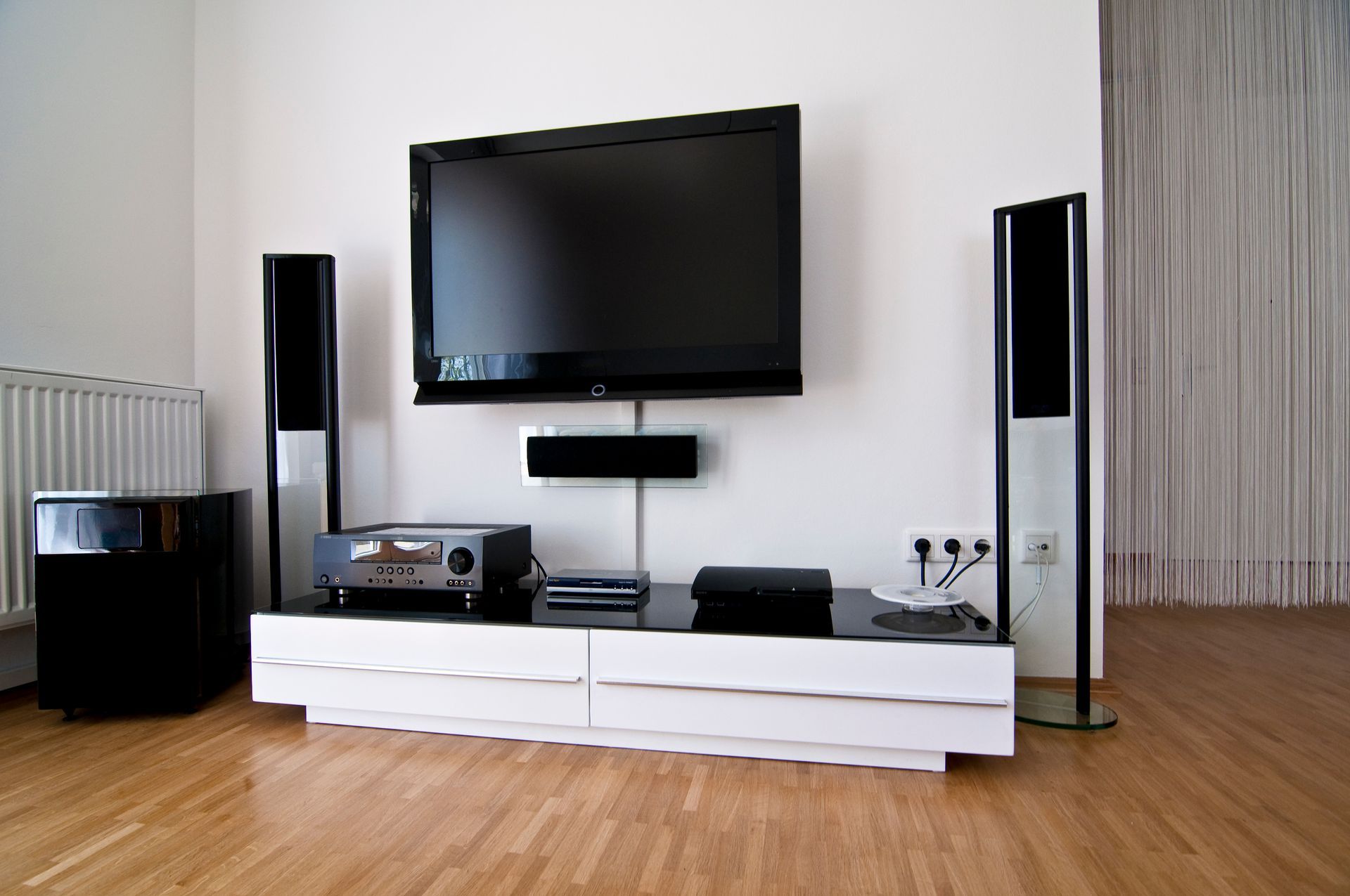 Du matériel audiovisuel dans un salon 