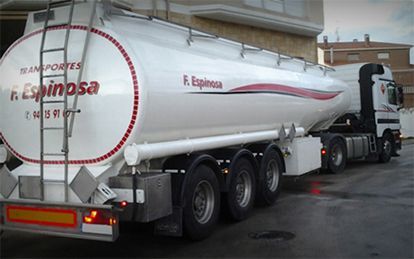 Una camioneta blanca con la palabra espinosa en la parte trasera
