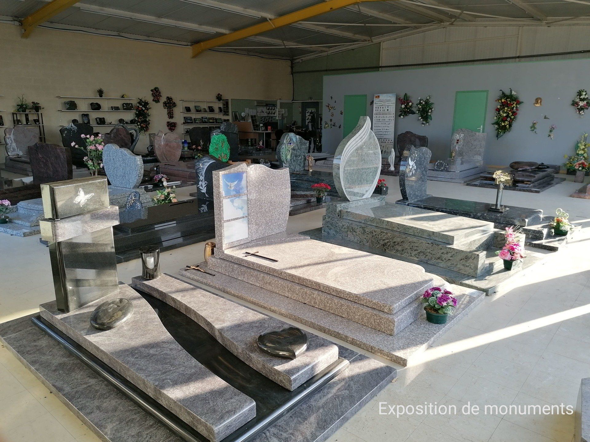 Exposition de monuments funéraires