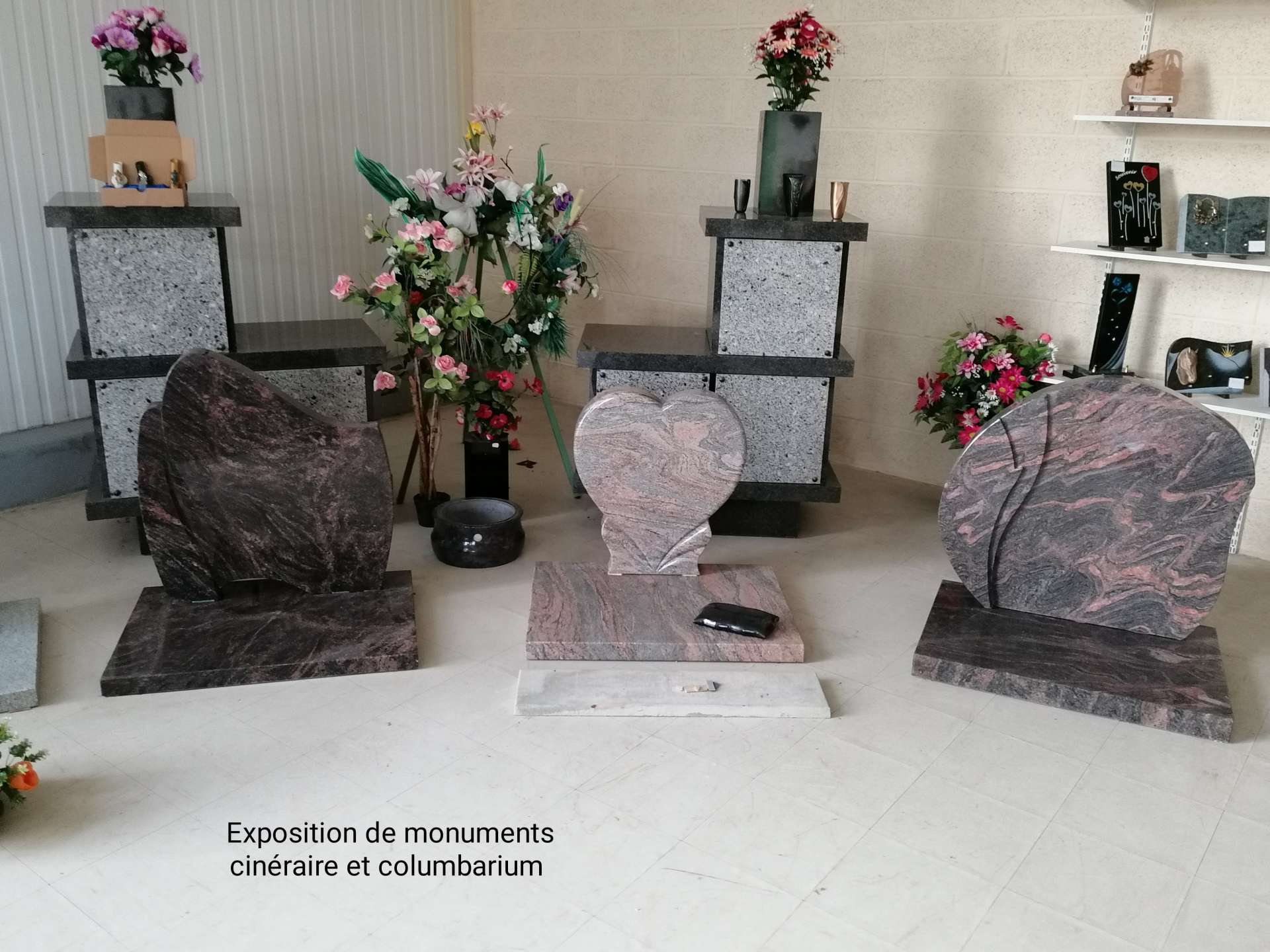 Monuments funéraires en granit rose