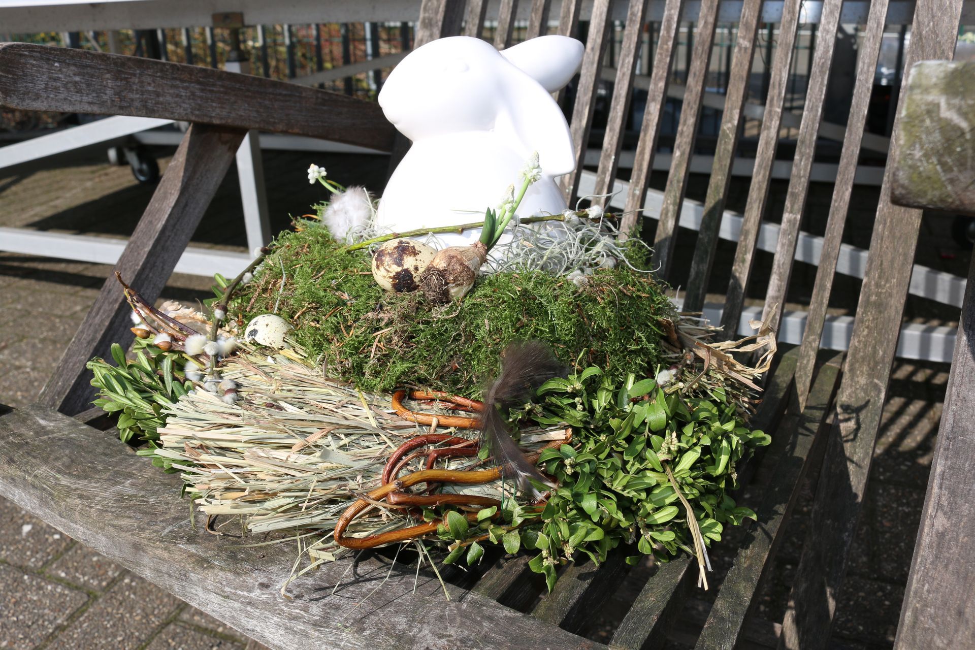 bepflanzter Kranz für Ostern