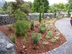 Garten mit angelegtem Beet