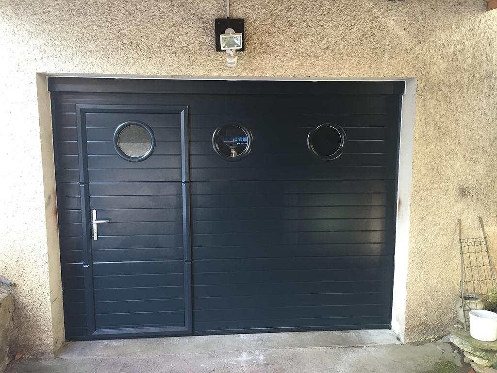 Portail avec porte intégré