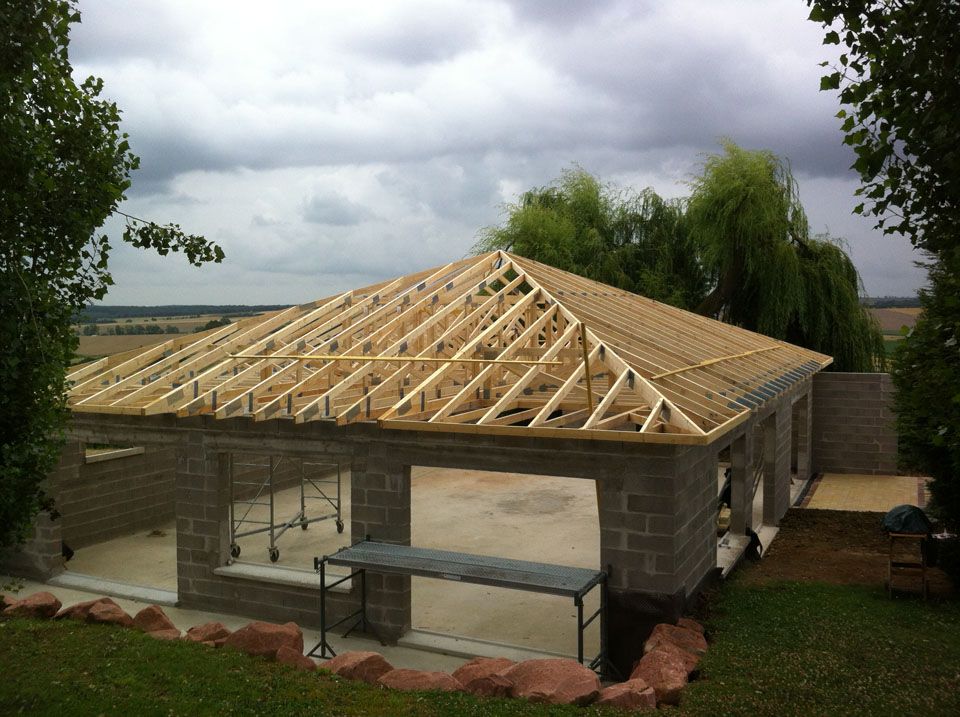 Vue en grand angle du toiture nouvellement faite