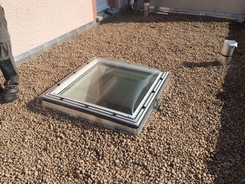 Puit de lumière sur une terrasse de toit