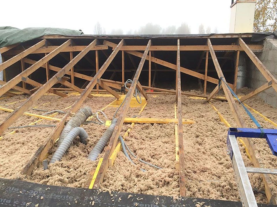 Isolation de combles avec de la mousse isolante