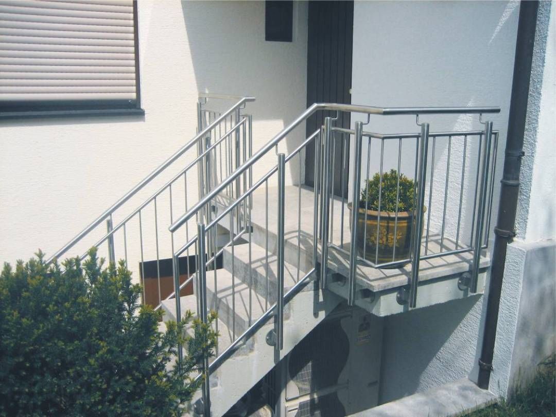 kleine Treppe mit 5 Stufen