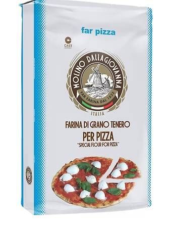 Una lattina di friarielli Torrente e un libretto informativo abbinato con il logo del marchio su sfondo bianco.