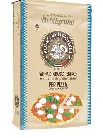 Una lattina di friarielli Torrente e un libretto informativo abbinato con il logo del marchio su sfondo bianco.
