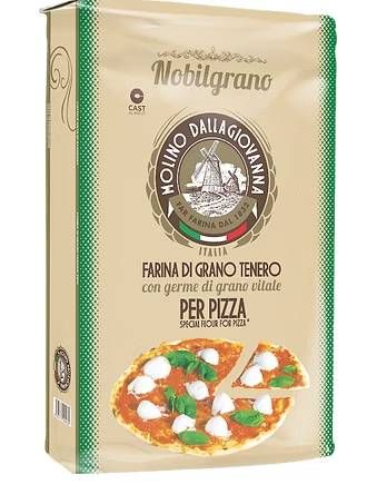 Una lattina di friarielli Torrente e un libretto informativo abbinato con il logo del marchio su sfondo bianco.