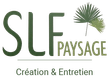 Logo pour SLF Paysage, entreprise d'aménagement paysager, comportant un texte vert et des feuilles de palmier.