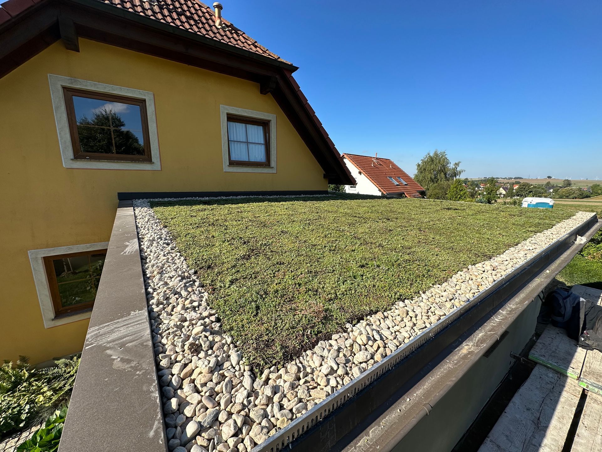 Flachdach mit Bepflanzung