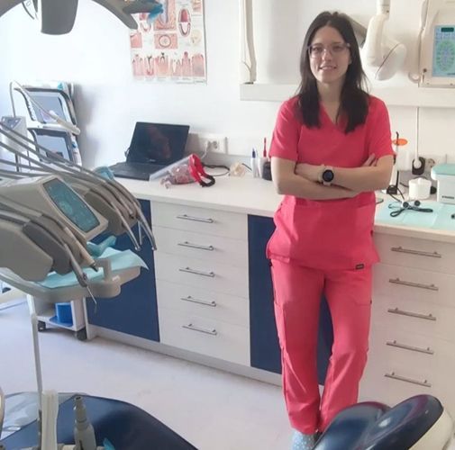 Χειρουργός Οδοντίατρος - Προσθετική Εμφυτευμάτων - Αισθητική Οδοντιατρική Γκαλίτσιου Βάγια