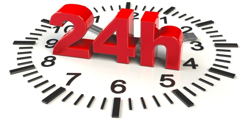 Inscription 24h en 3D sur un cadran d'horloge.