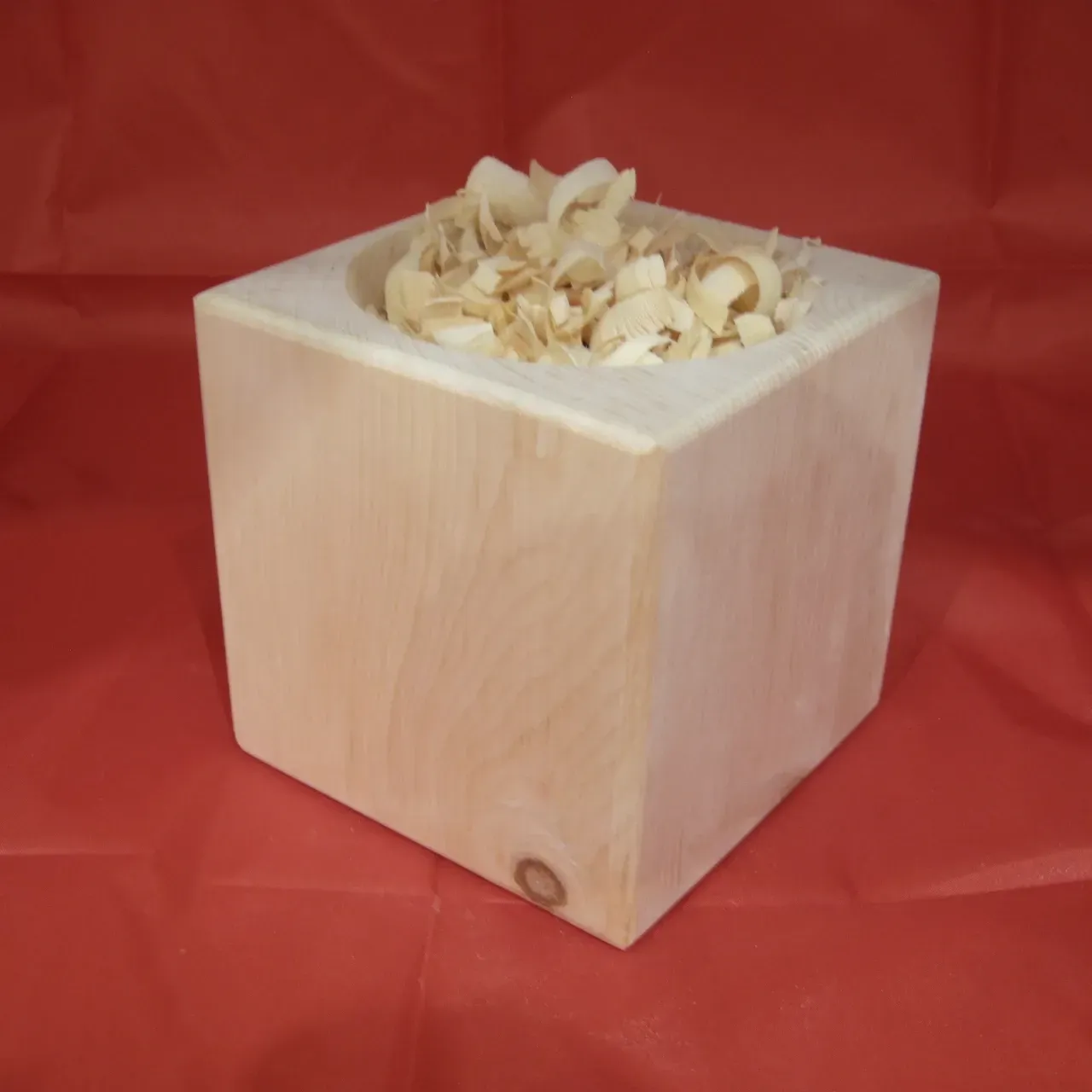 Würfel, der von Schreinerei und Drechslerei Steffen Moshammer gefertigt wurde