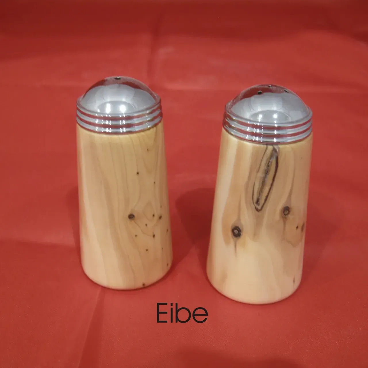 Gewürzstreuer, die von Schreinerei und Drechslerei Steffen Moshammer gefertigt wurden