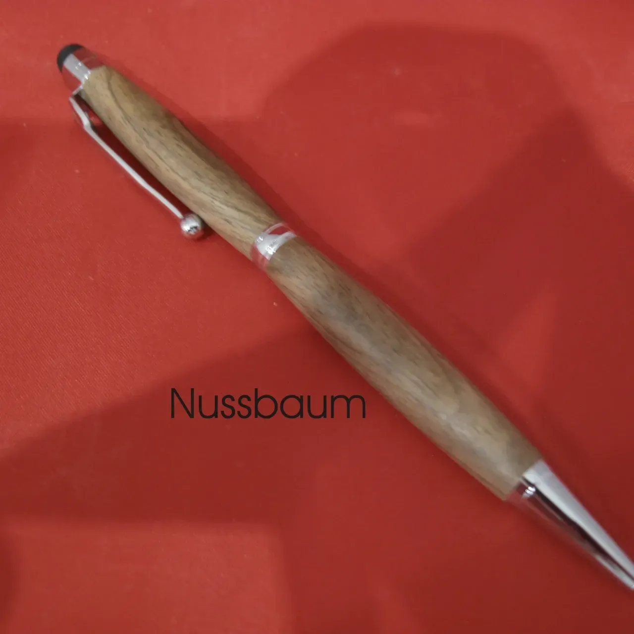 Kugelschreiber, der von Schreinerei und Drechslerei Steffen Moshammer gefertigt wurde