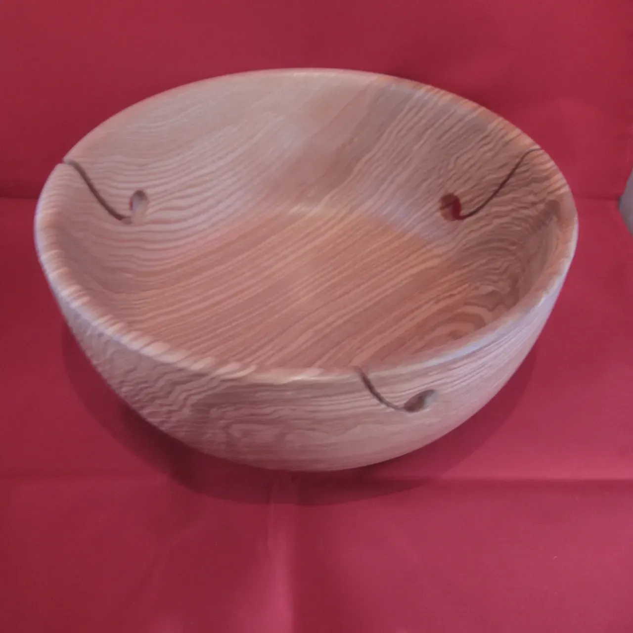 Wollschale, die von Schreinerei und Drechslerei Steffen Moshammer gefertigt wurde