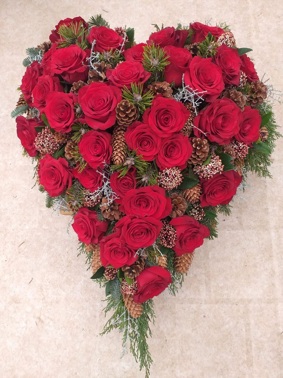 Herz aus roten Rosen