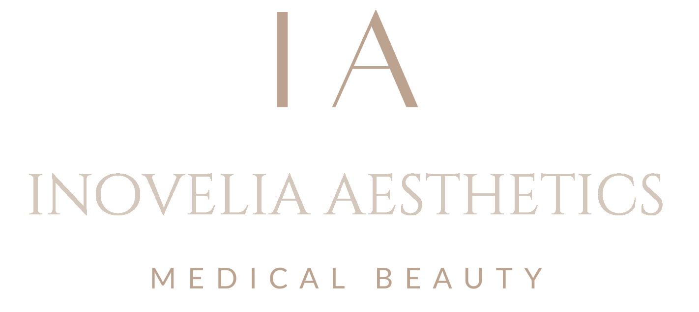 INOVELIA AESTHETICS Logo mit dem Schriftzug &bdquo;Medical Beauty&ldquo; in sanftem Beige auf wei&szlig;em Hintergrund