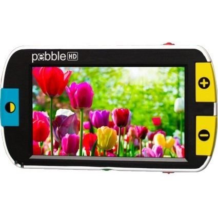 Handlupe Pebble HD mit einem Bildschirm, der bunte Tulpen in einer Gartenumgebung zeigt.