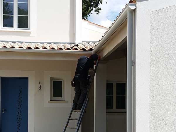 Pose de gouttière sans raccord