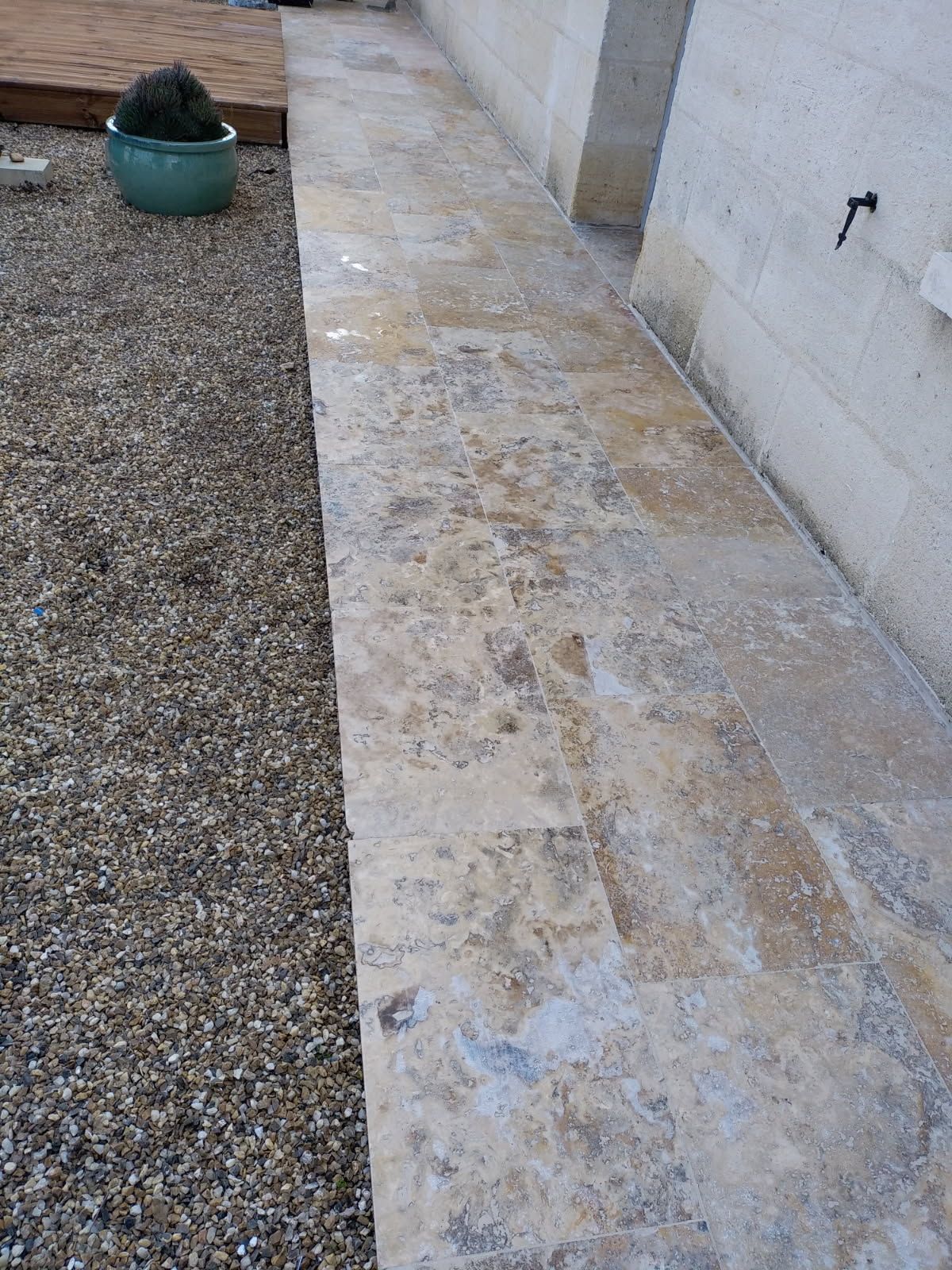 Les contours d'une maison.