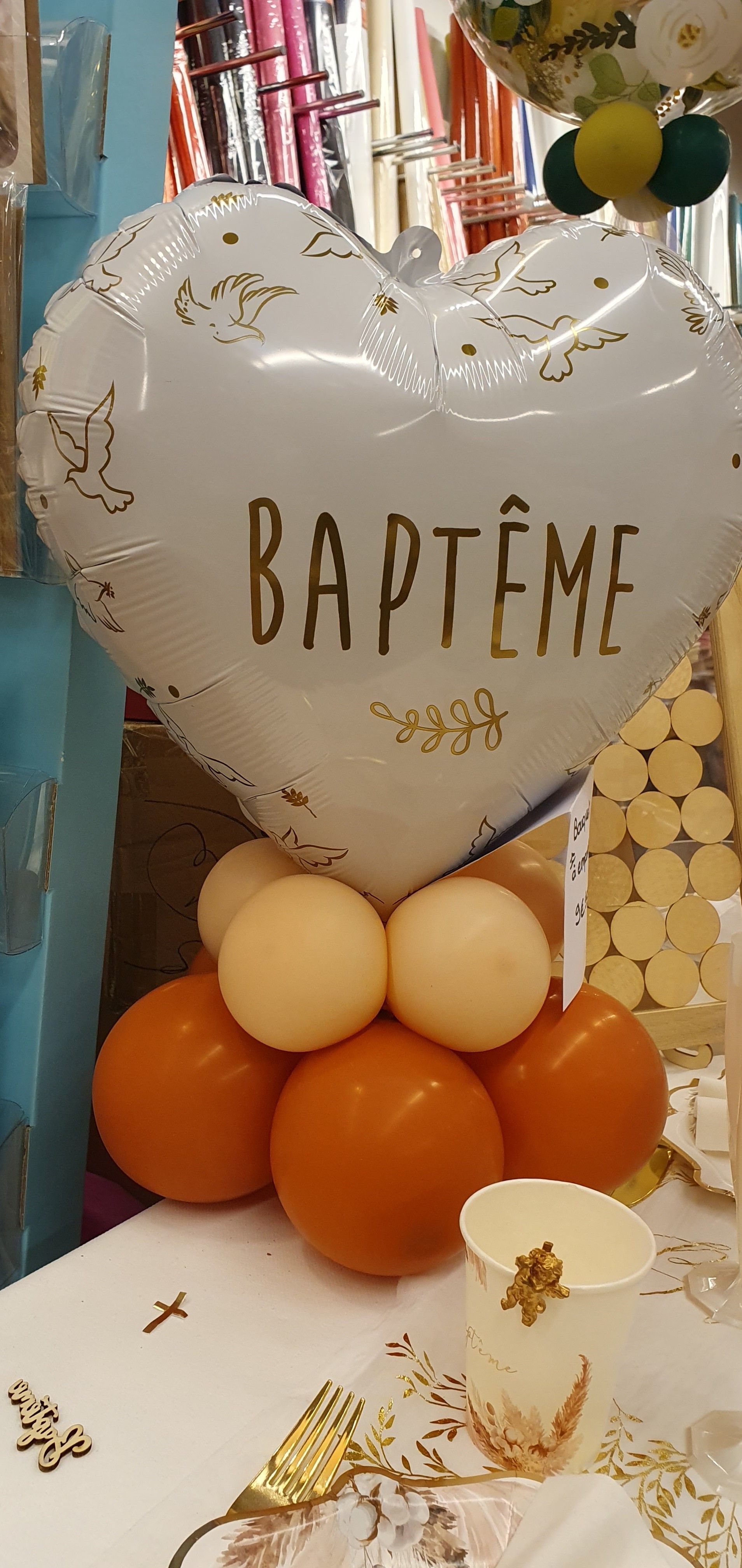 Personnalisation d'un ballon pour un baptême