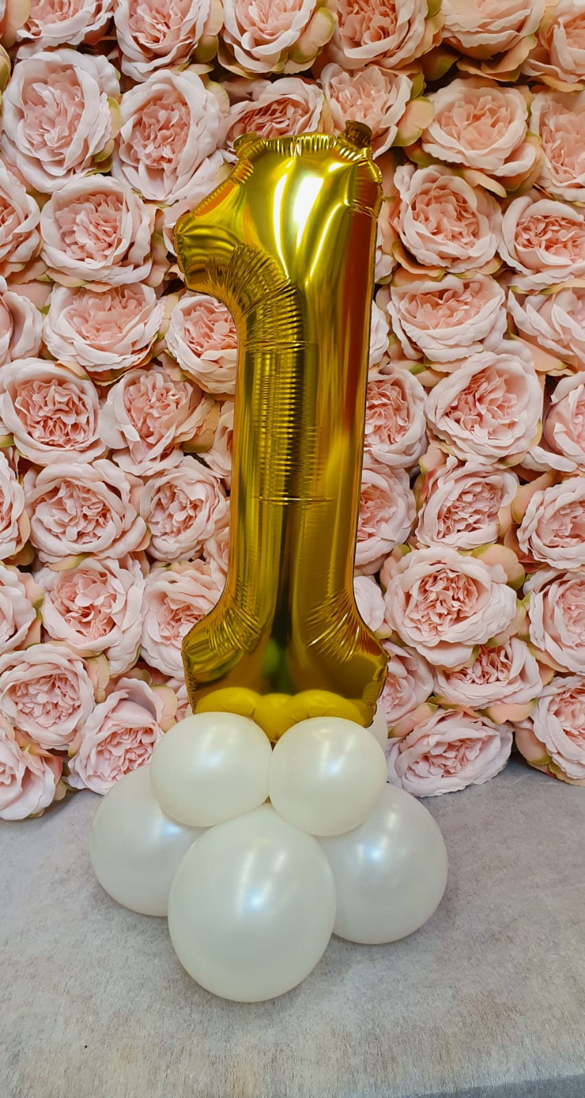 Bouquet de fleurs avec un ballon