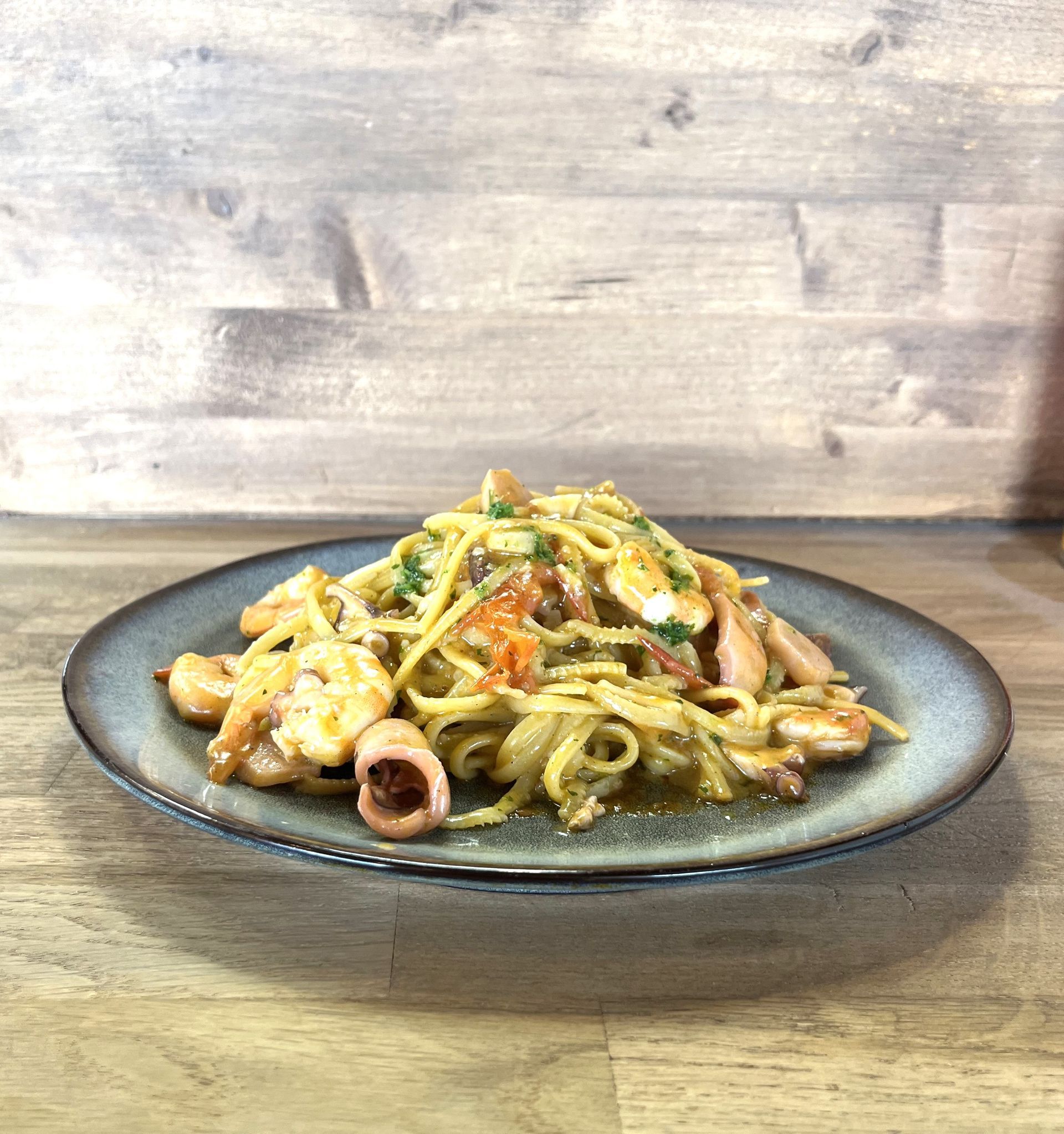 Une assiette de pâtes fraîches