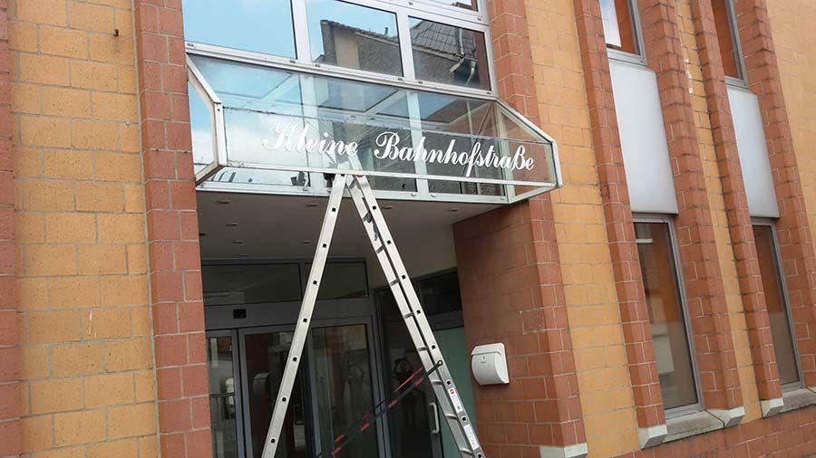 Reinigung einer Geschäftspassage