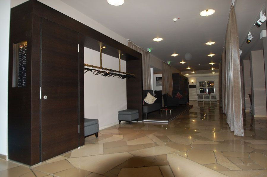 Inneneinrichtung eines Restaurants oder einer Lounge, Garderoben