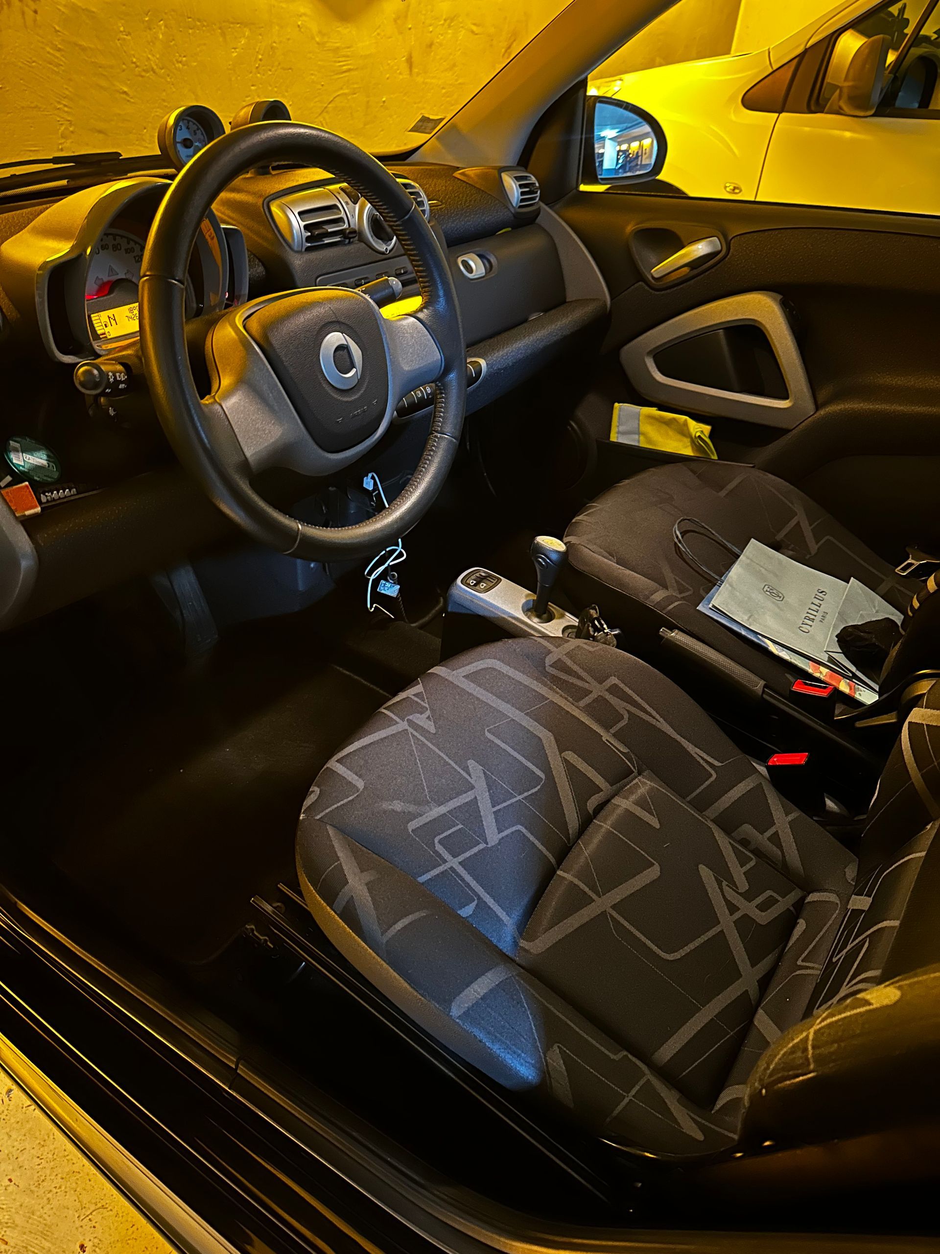 Lavage sans eau d'une voiture