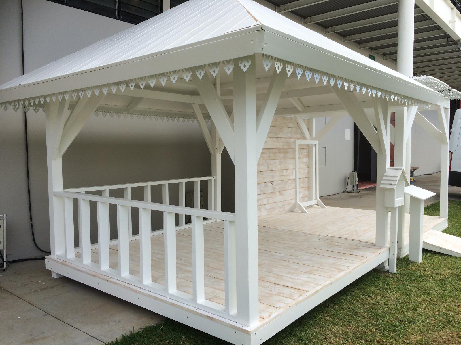 KIOSQUE LIGNE BOIS 974