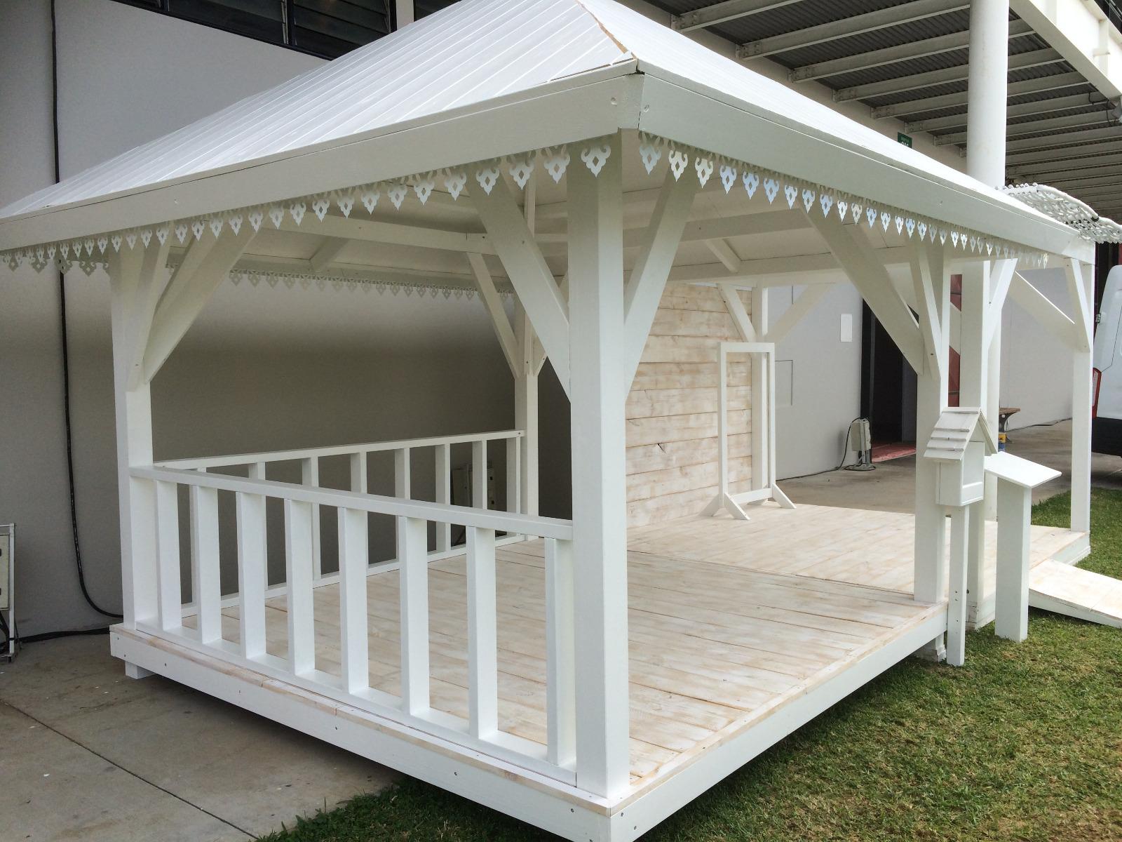 KIOSQUE LIGNE BOIS 974