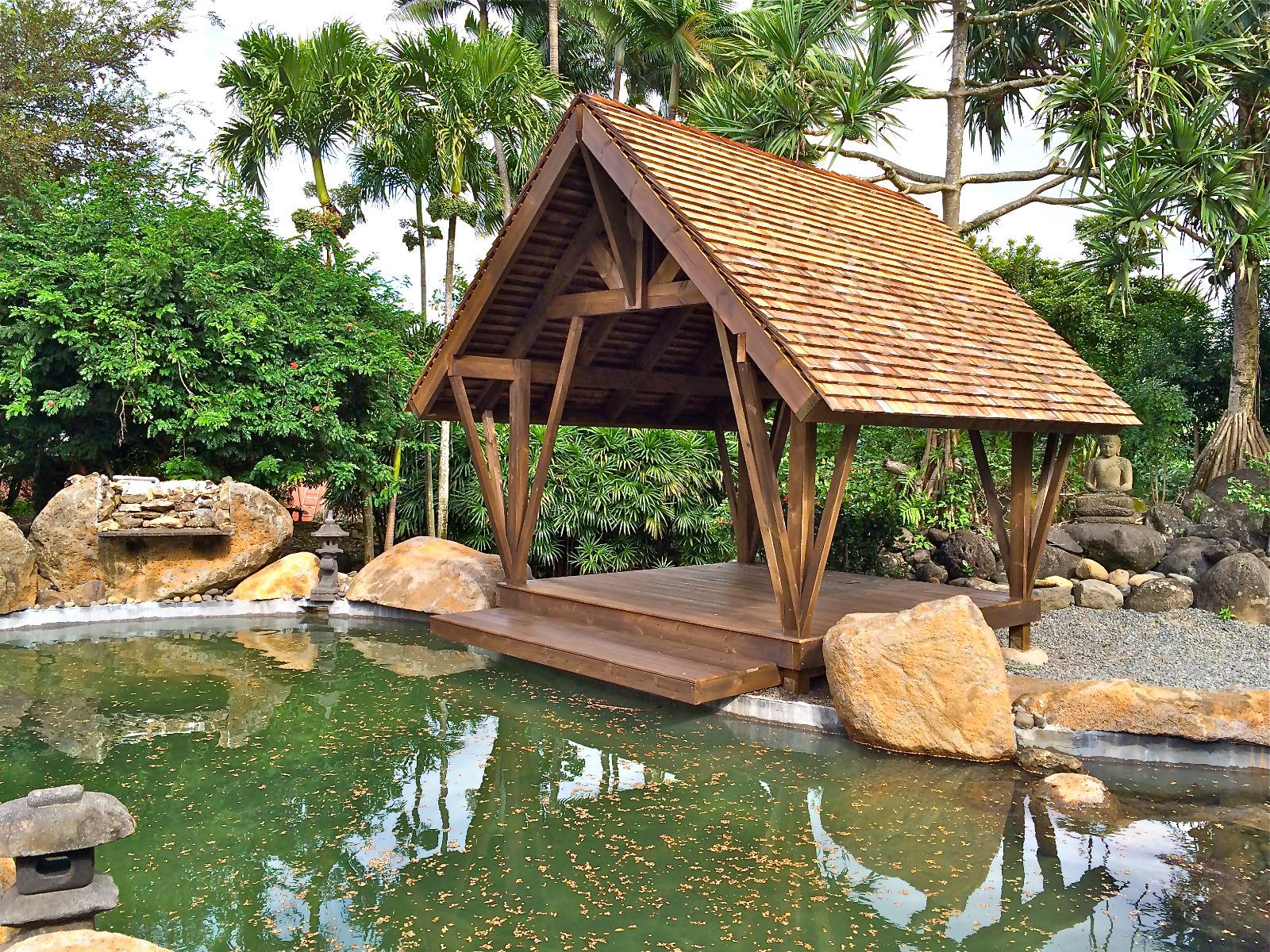 KIOSQUE LIGNE BOIS 974