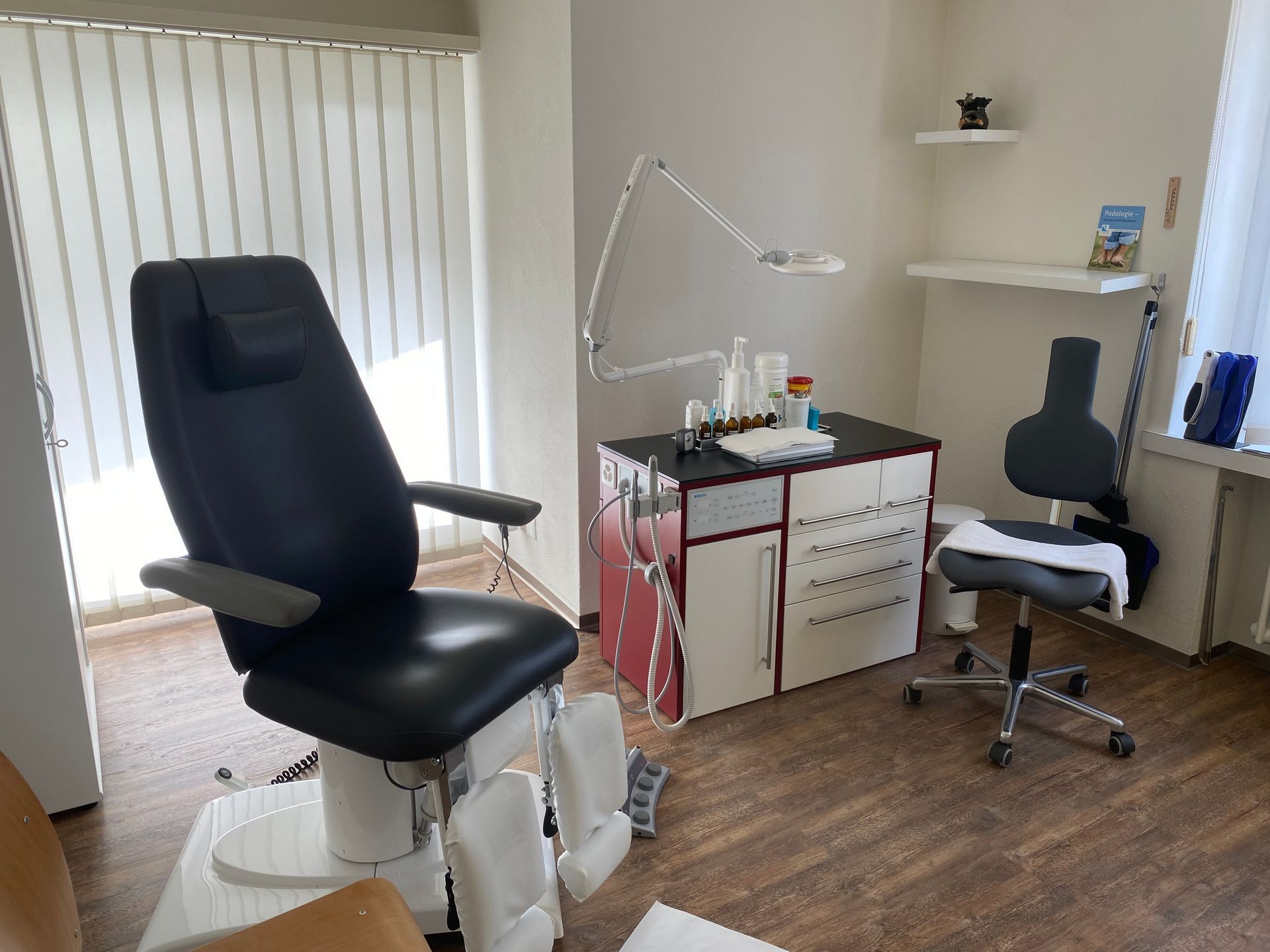 Behandlungszimmer Podologie Holliger