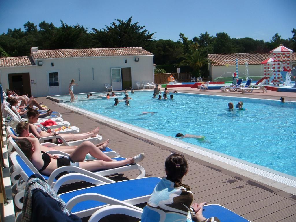 Apv Camping Au Val De Loire En Ré